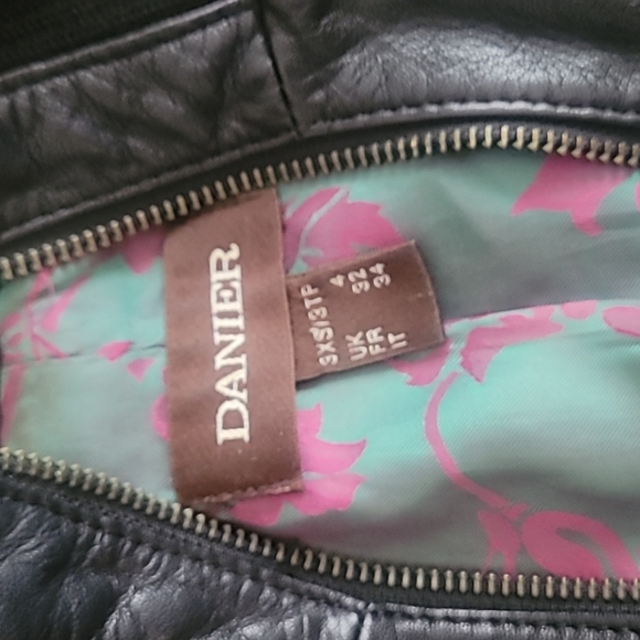 Danier leather jacket - Picture 2 of 7